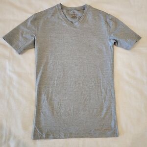 Tommie Copper Woman’s Cool Copper V Neck Compression Shirt Size Med Short Sleeve